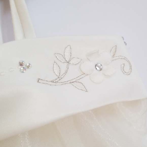 Child's ivory floor length flower girl gown - Picture 4 of 6